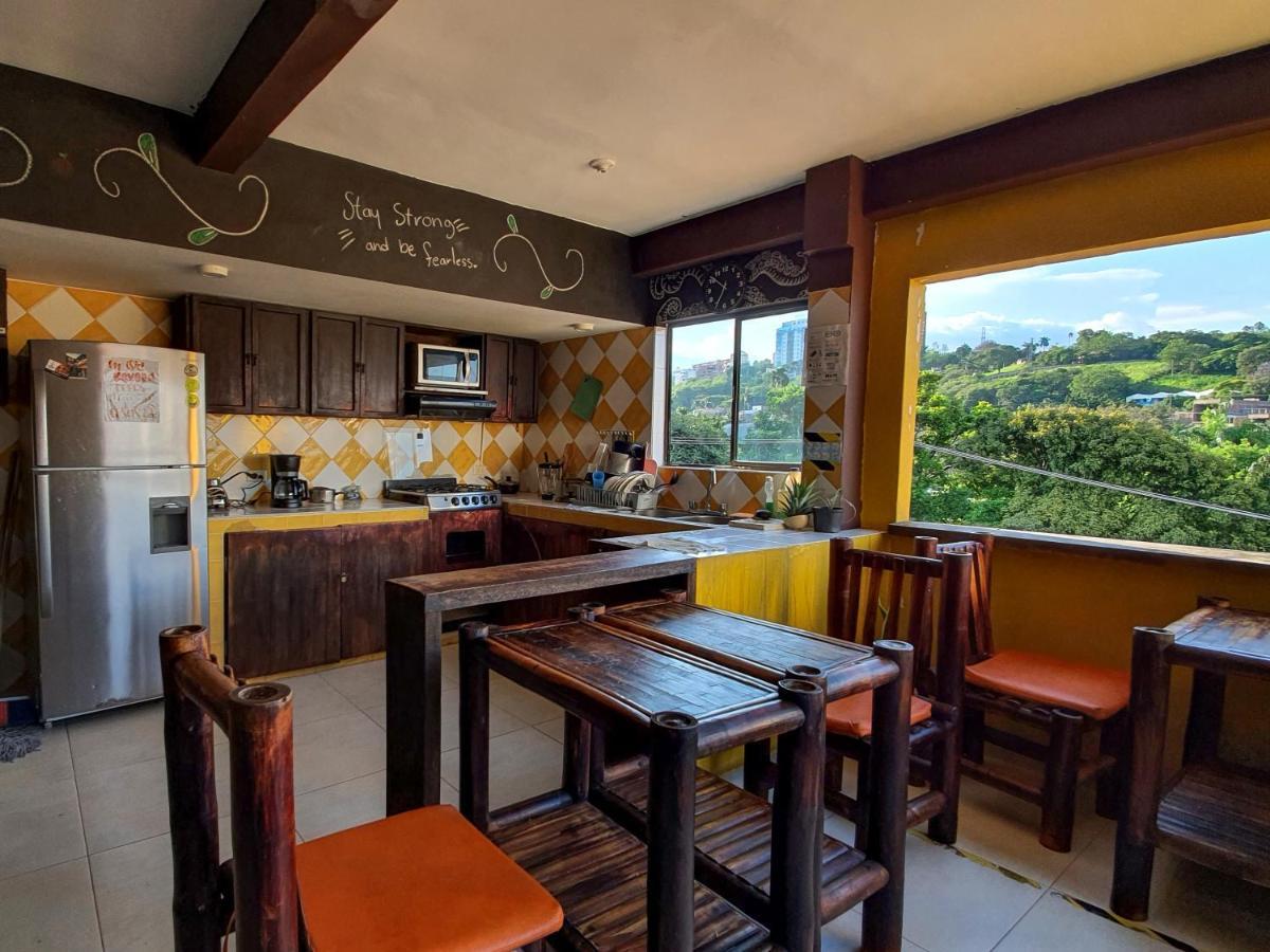 Hostal La Mercedes Street Cali Zewnętrze zdjęcie