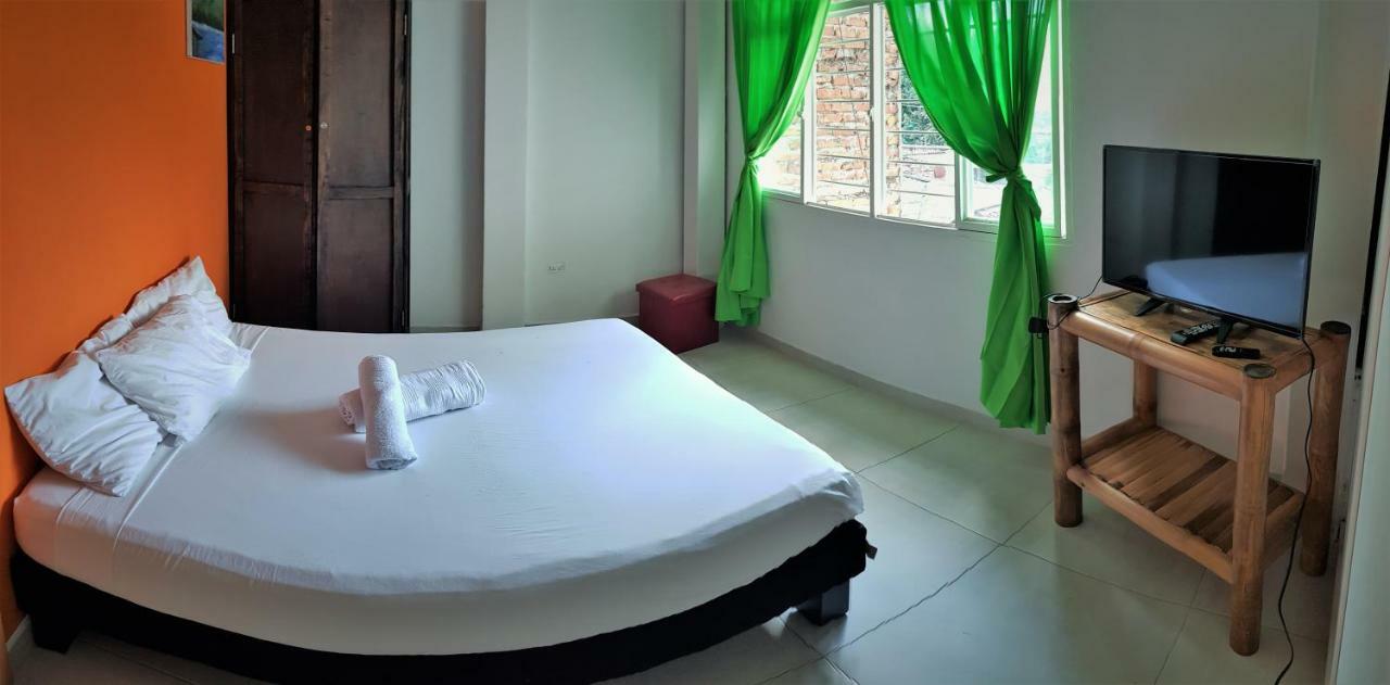 Hostal La Mercedes Street Cali Zewnętrze zdjęcie