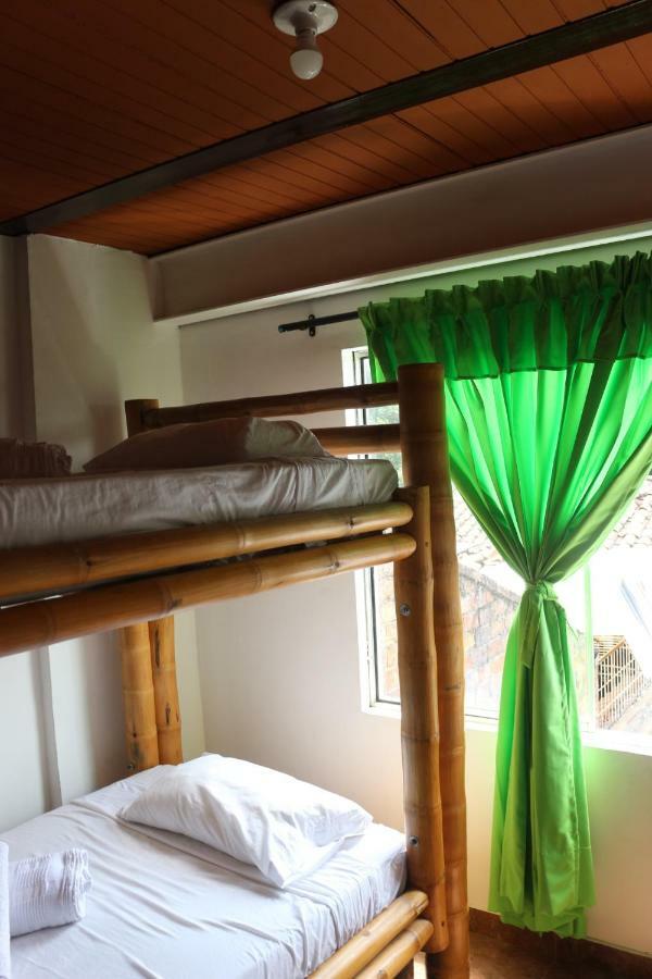Hostal La Mercedes Street Cali Zewnętrze zdjęcie
