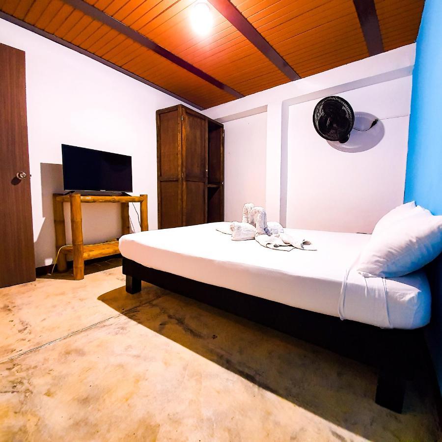Hostal La Mercedes Street Cali Zewnętrze zdjęcie